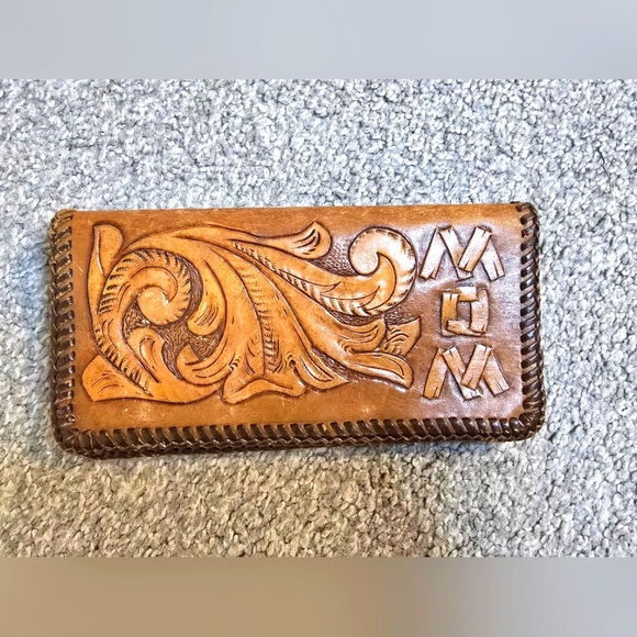 Vintage Tooled Leather MOM Wallet - Picture 1 of 5